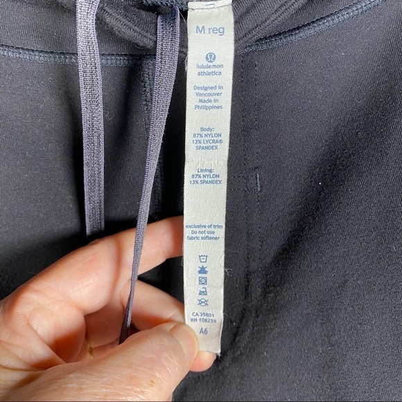 LULULEMON Men’s Joggers. Black, Tie Waist, Mreg - Picture 3 of 7